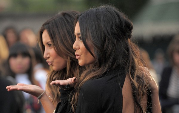 Ashley Tisdale and Vanessa Hudgens at event of Pirates of the Caribbean: On Stranger Tides