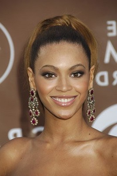 Beyoncé Knowles at event of The 48th Annual Grammy Awards