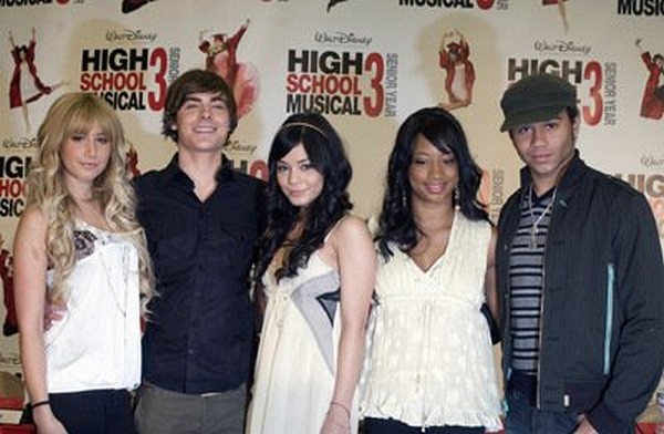 Corbin Bleu, Monique Coleman, Ashley Tisdale, Vanessa Hudgens and Zac Efron at event of High School Musical 3: Senior Year