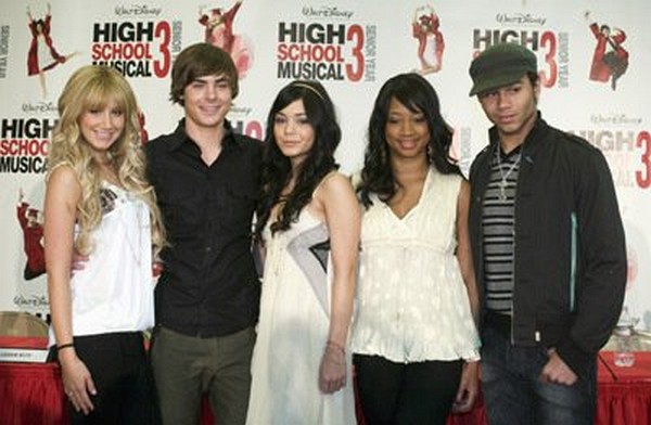 Corbin Bleu, Monique Coleman, Ashley Tisdale, Vanessa Hudgens and Zac Efron at event of High School Musical 3: Senior Year