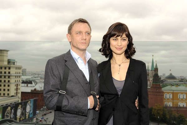 Daniel Craig and Olga Kurylenko at event of Quantum of Solace