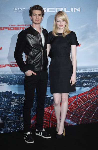 Emma Stone and Andrew Garfield at event of The Amazing Spider-Man