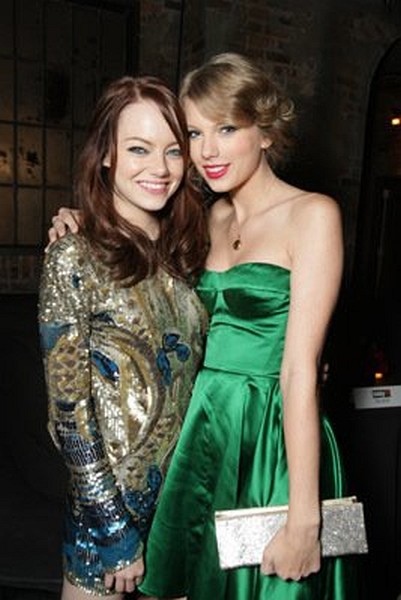 Emma Stone and Taylor Swift at event of Easy A