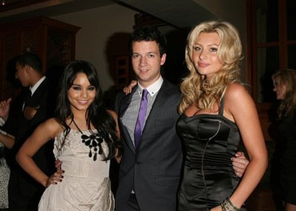 Gaelan Connell, Vanessa Hudgens and Aly Michalka at event of Bandslam