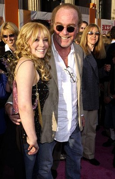 Photo: Hilary Duff and Stan Rogow at event of The Lizzie McGuire Movie