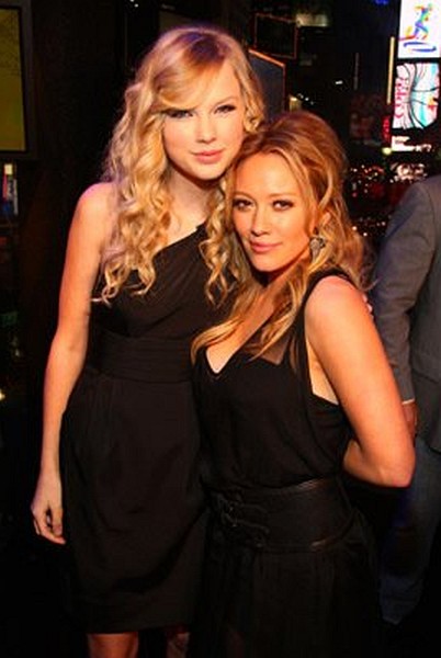 Photo: Hilary Duff and Taylor Swift