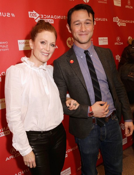 Julianne Moore and Joseph Gordon-Levitt at event of Don Jon