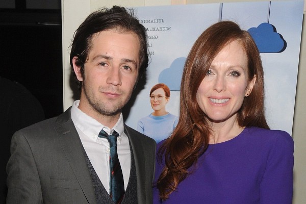 Julianne Moore and Michael Angarano at event of The English Teacher