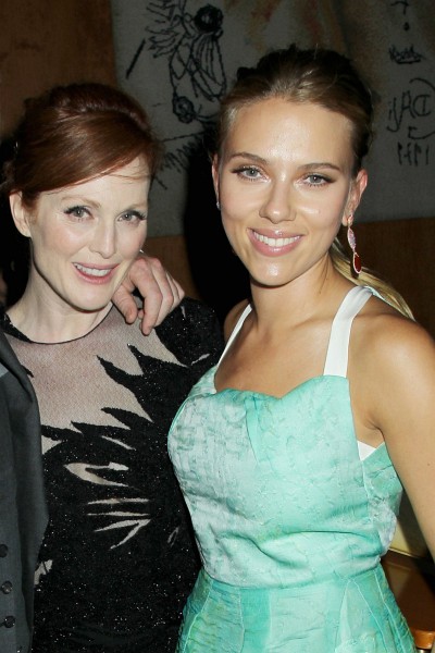 Julianne Moore and Scarlett Johansson at event of Don Jon