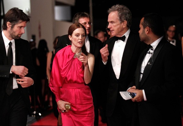 Julianne Moore and Warren Beatty