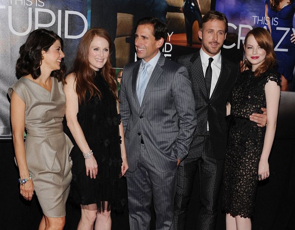 Julianne Moore, Marisa Tomei, Steve Carell, Ryan Gosling and Emma Stone at event of Crazy, Stupid, Love.