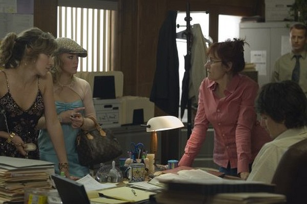 Photo: Martha Coolidge, Haylie Duff and Hilary Duff in Material Girls