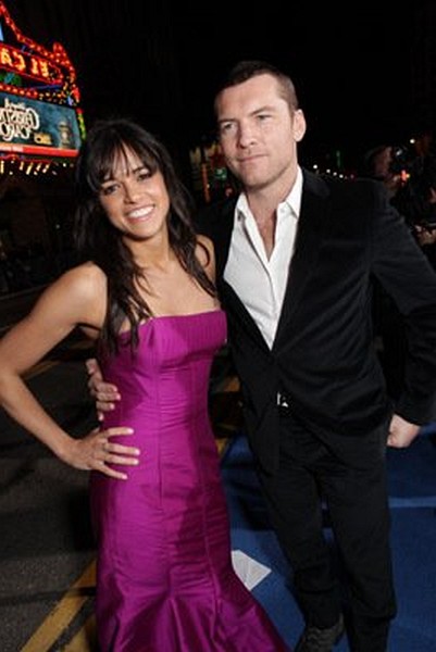 Photo: Michelle Rodriguez and Sam Worthington at event of Avatar