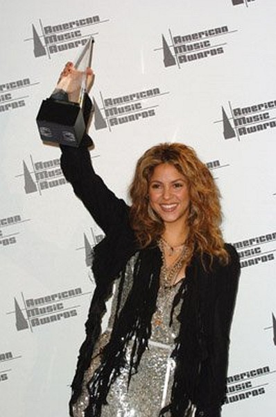 Shakira at event of 2005 American Music Awards