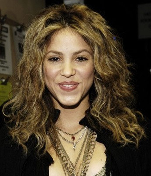 Shakira at event of 2005 American Music Awards