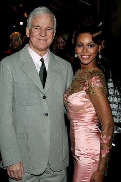 Steve Martin and Beyoncé Knowles at event of The Pink Panther