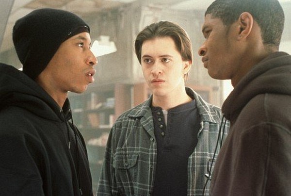 Still of Clifton Collins Jr., Usher Raymond and Fredro Starr in Light It Up