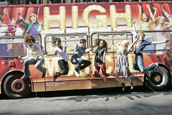 Still of Corbin Bleu, Monique Coleman, Ashley Tisdale, Vanessa Hudgens and Lucas Grabeel in High School Musical