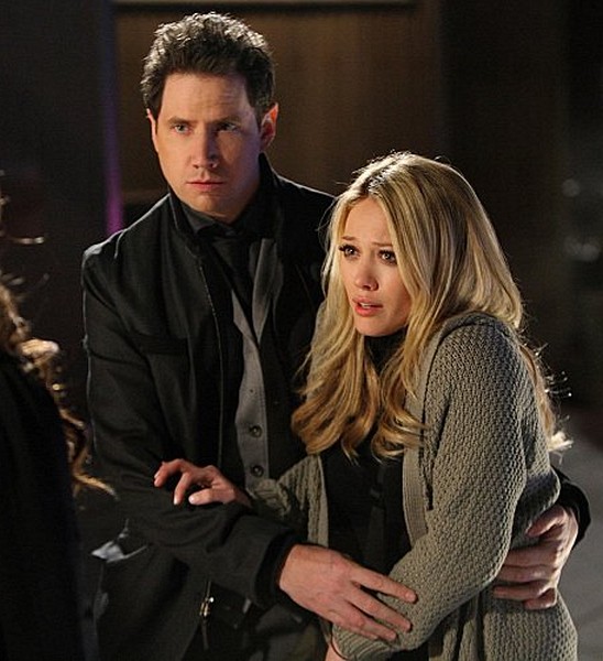 Still of Jamie Kennedy and Hilary Duff in Ghost Whisperer