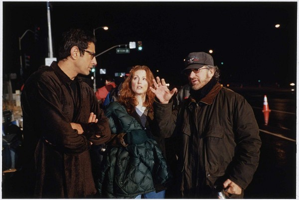 Still of Jeff Goldblum, Julianne Moore and Steven Spielberg in The Lost World: Jurassic Park