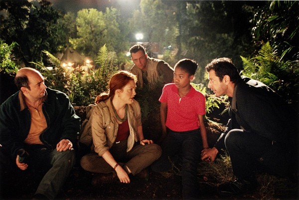 Still of Jeff Goldblum, Julianne Moore, Vince Vaughn, Vanessa Lee Chester and Richard Schiff in The Lost World: Jurassic Park