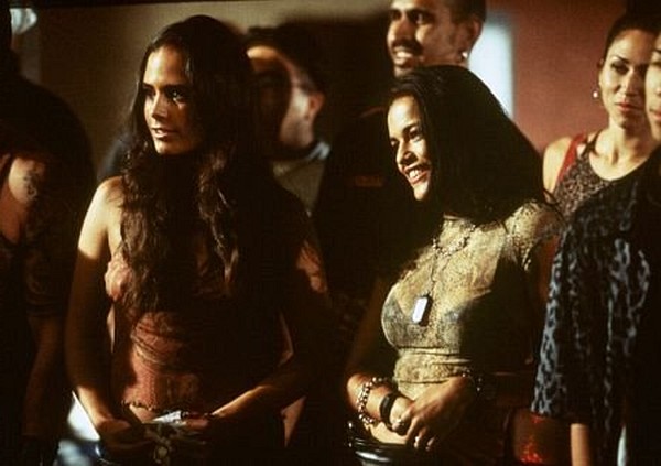 Photo: Still of Jordana Brewster and Michelle Rodriguez in The Fast and the Furious