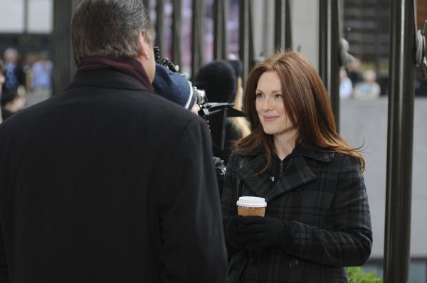 Still of Julianne Moore and Alec Baldwin in 30 Rock