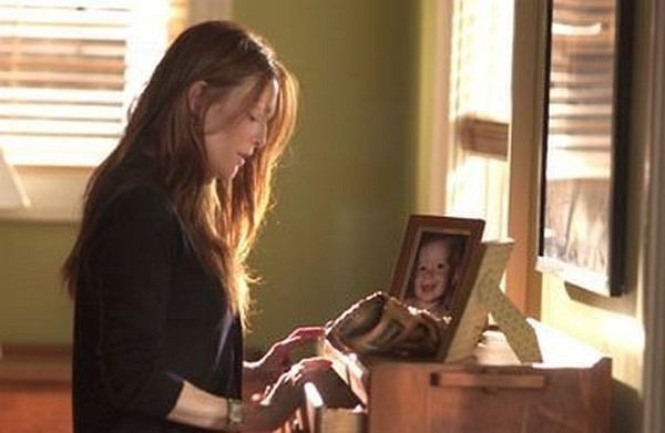 Still of Julianne Moore in The Forgotten