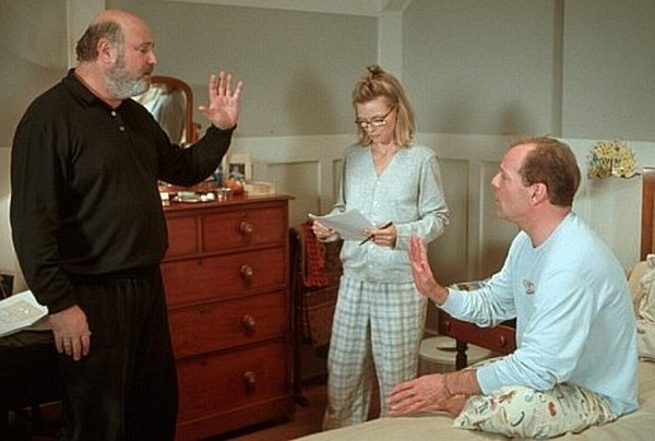 Still of Michelle Pfeiffer and Bruce Willis in The Story of Us