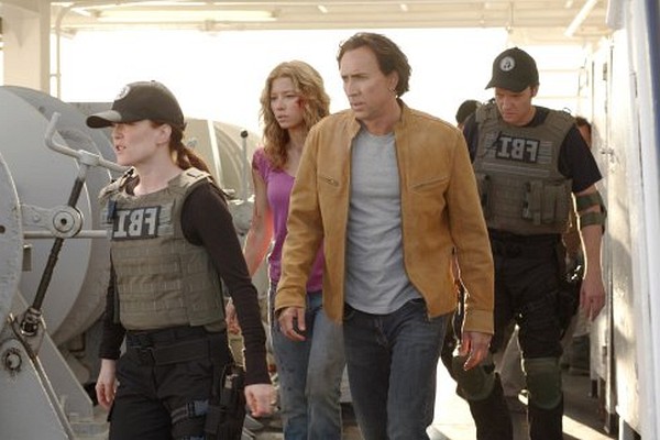 Still of Nicolas Cage, Julianne Moore and Jessica Biel in Next