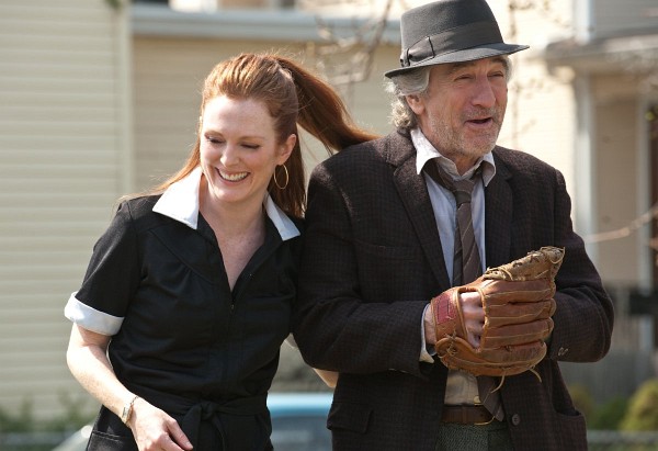 Still of Robert De Niro and Julianne Moore in Being Flynn