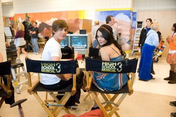 Still of Vanessa Hudgens and Zac Efron in High School Musical 3: Senior Year