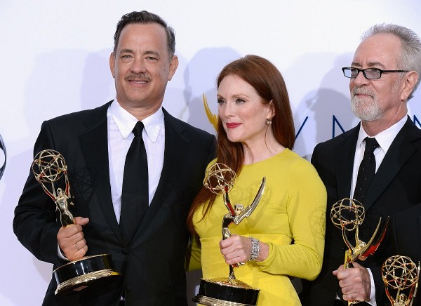 Tom Hanks, Julianne Moore and Gary Goetzman at event of Game Change