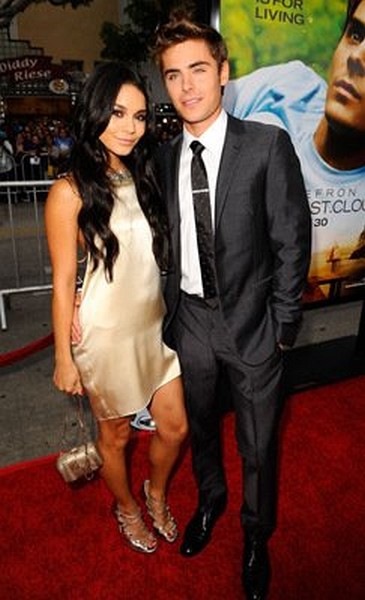 Vanessa Hudgens and Zac Efron at event of Charlie St. Cloud