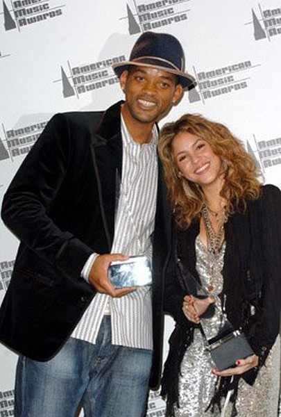 Will Smith and Shakira at event of 2005 American Music Awards