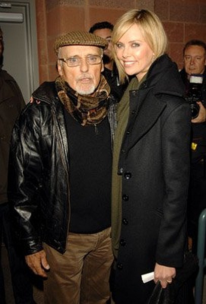 Charlize Theron and Dennis Hopper at event of Sleepwalking