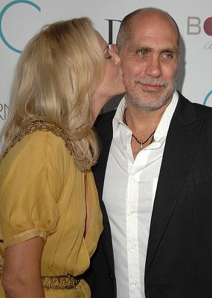 Charlize Theron and Guillermo Arriaga at event of The Burning Plain