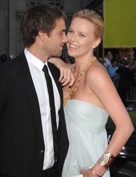 Charlize Theron and Stuart Townsend at event of Hancock