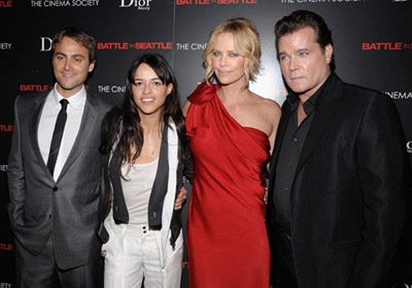 Charlize Theron, Ray Liotta, Michelle Rodriguez and Stuart Townsend at event of Battle in Seattle