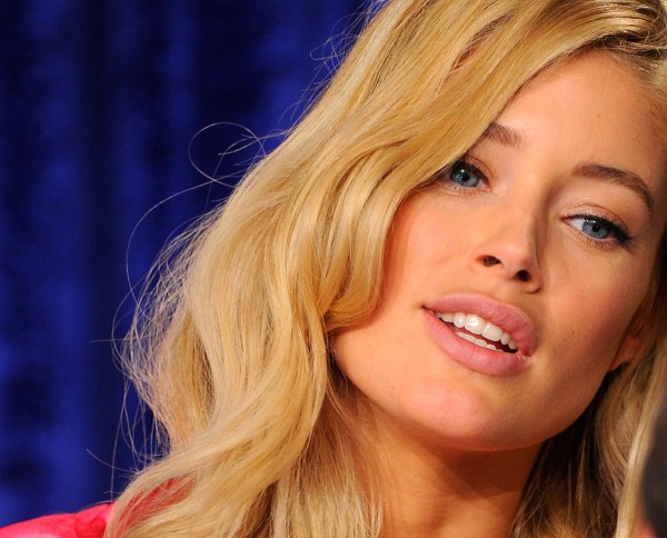 Doutzen Kroes at event of The Victoria's Secret Fashion Show