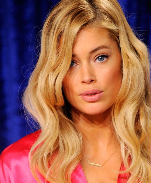 Doutzen Kroes at event of The Victoria's Secret Fashion Show