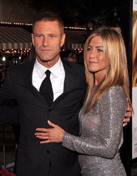 Jennifer Aniston and Aaron Eckhart at event of Love Happens
