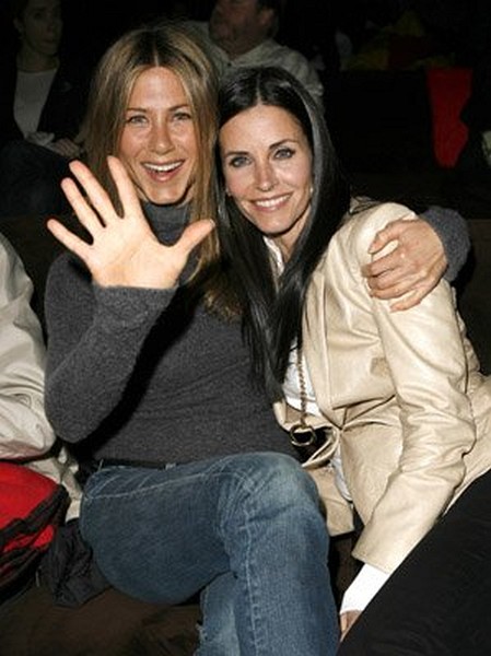 Jennifer Aniston and Courteney Cox at event of The Tripper