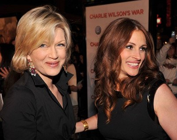 Julia Roberts and Diane Sawyer at event of Charlie Wilson's War