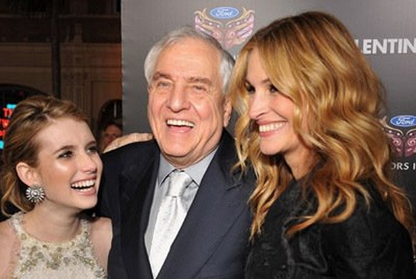 Julia Roberts, Garry Marshall and Emma Roberts at event of Valentine's Day