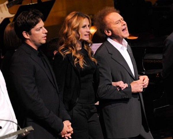 Julia Roberts, Harry Connick Jr. and Art Garfunkel
