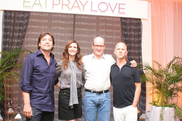 Julia Roberts, Javier Bardem, Richard Jenkins and Ryan Murphy at event of Eat Pray Love