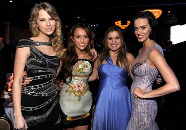 Kelly Clarkson, Miley Cyrus, Taylor Swift and Katy Perry
