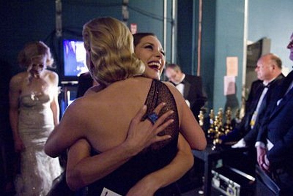 Photo: Marion Cotillard and Kate Winslet backstage during the 81st Annual Academy AwardsÂ¨ from the Kodak Theatre in Hollywood, CA Sunday, February 22, 2009 live on the ABC Television Network.