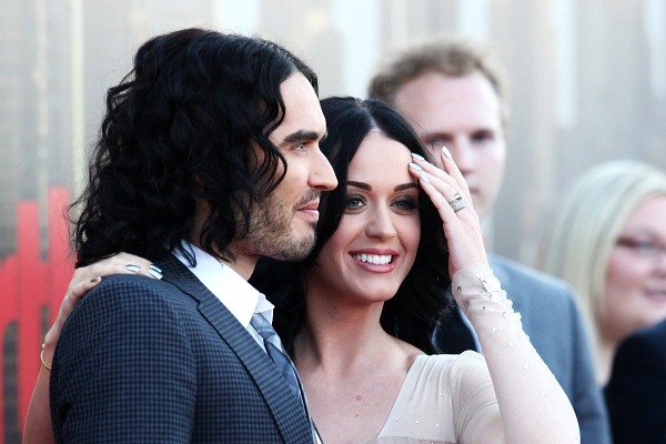 Russell Brand and Katy Perry at event of Arthur